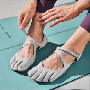 Women's FiveFingers Toe Shoes, BarefootMinimalist Sneakers for Yoga, Pilates, Workout8 Walking, Lightweight Flexible Gym Shoes