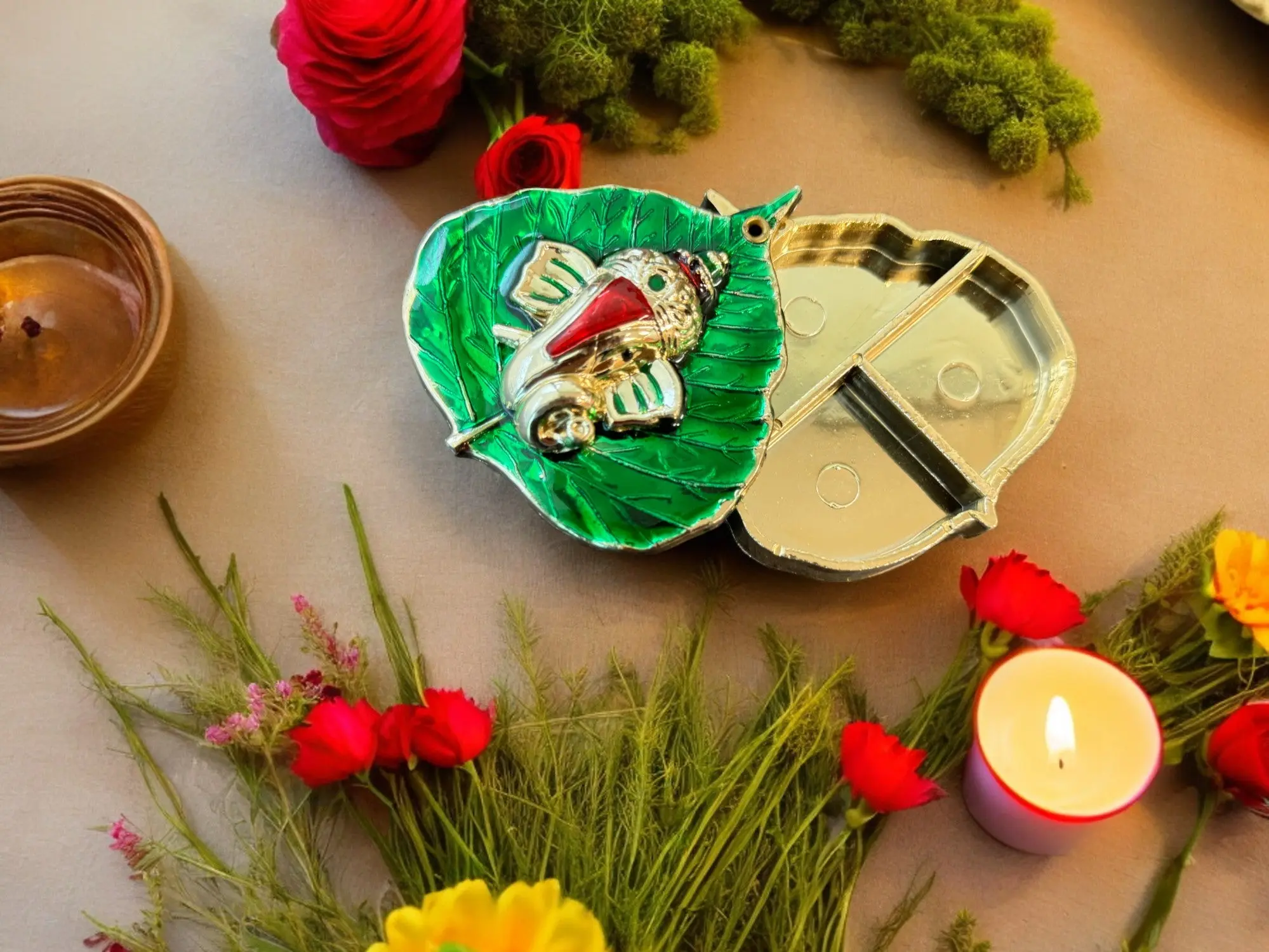 Beautiful Green Leaf With Lord Ganesha Haldi Kumkum Plate Set Of 5 Or Sindoor Dani For Women For Any Indian Occasion, Mehendi, Haldi Ceremony, Housewarming, Baby Shower, Return Gift, Pooja Gift