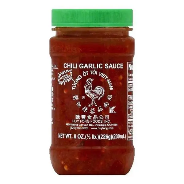 Huy Fong Foods Sriracha Garlic Chili Sauce 226g - Authentic Thai Flavor, Spicy Condiment for All Dishes