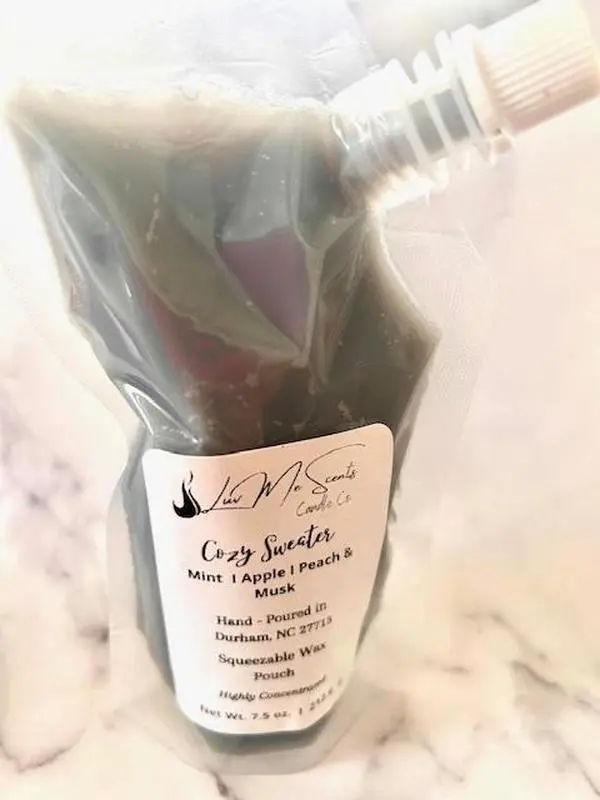 Cozy Sweater 7.5-ounce Squeezable Wax Pouch - Potent Fragrance for Wax Warmer -  with an inviting aroma melt addict Highly scented