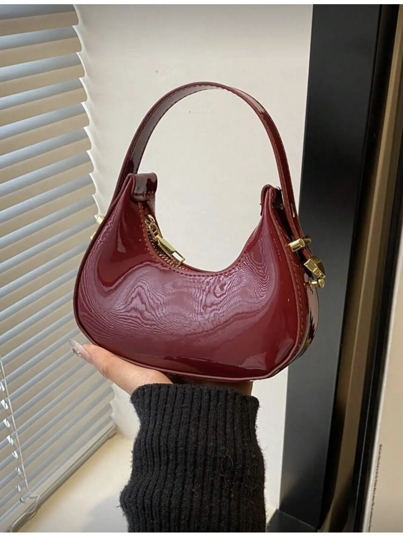 Cute Mini Solid Color Glossy Women's Crossbody Bag Fashionable High-Quality Crescent Moon Shaped Handbag Stylish Handbag Small Shoulder Purse Aesthetic Handbag