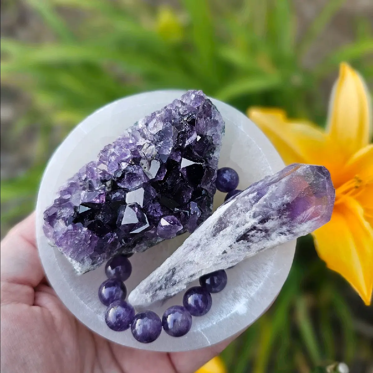 High Quality Raw Amethyst Crystal Gift Set - 4-Piece Intuitively Chosen Set with Bracelet, Wand, Chunk & Selenite Bowl for Wellness, Therapy, Anxiety Relief, Crystal Decor