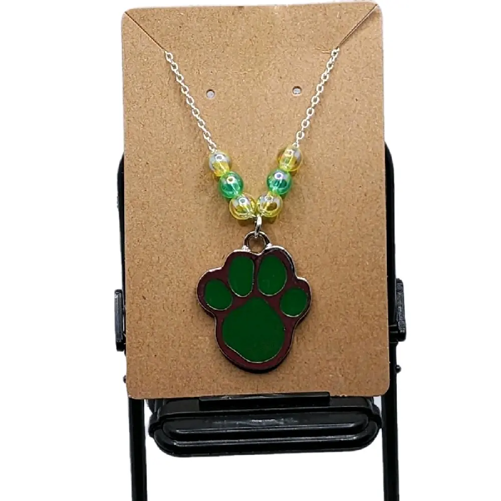 Green and Gold Bold Animal Jaguar Paw Necklace - Customized Gifts Option, Adjustable Chain, High-Quality Metal Coating, Plastic Material, Fierce Detail, Suitable for Casual/Formal Occasions