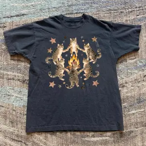 Gildan Men's and Women's T-shirt, cat tee with gold accents graphic tee, Animal tee, Y2k Unisex Graphic Tees Gothic Grunge Emo Scene Amity Affliction Style Clothes Menswear Womenswear Streetwear