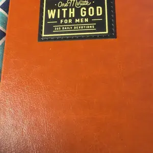 One Minute with God for Men , 365 Devotions in Brown Faux Leather | Faith & Encouragement Journal | Portable 365-Day Reflection Book | Perfect Gift for Valentine’s Day, Birthdays & Holidays | Men's Christian Self-Improvement & Devotional Notebook