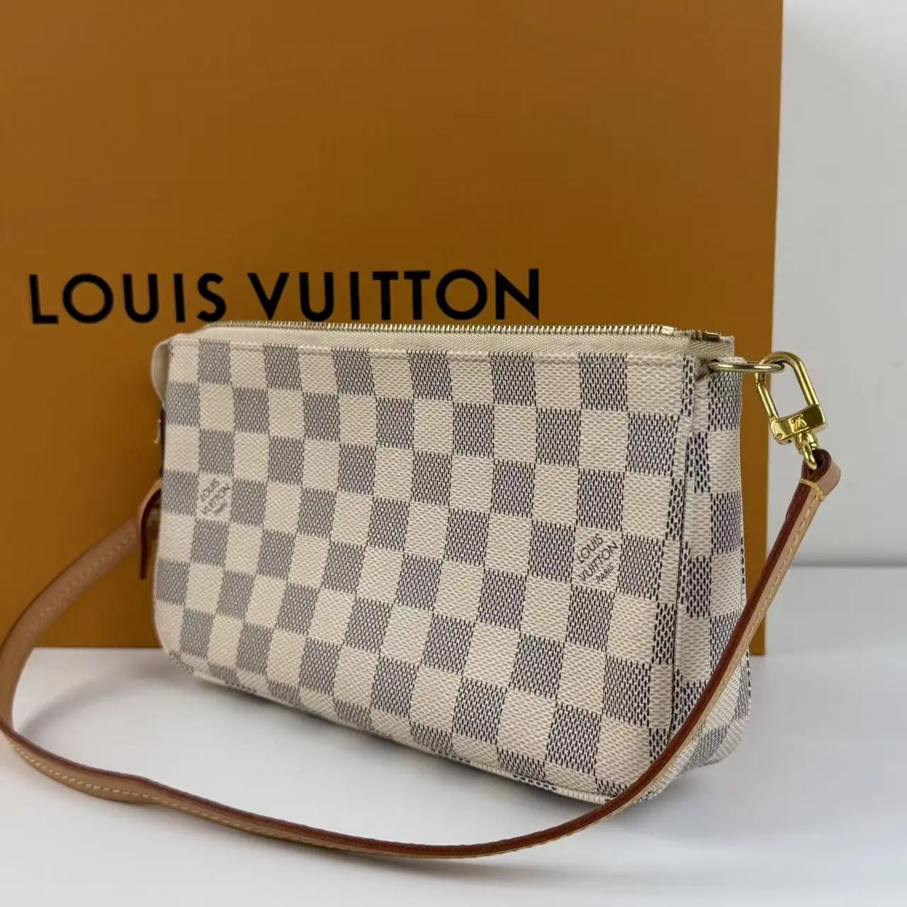Pre-owned Louis Vuitton Pochette Accessoires Damier Azur