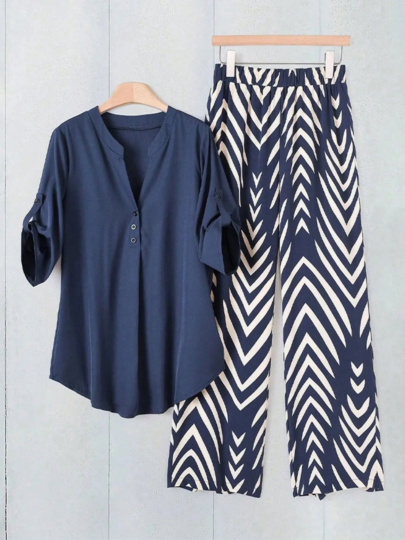 Plus Size Loose Baggy Oversized Elegant Women's Two-Piece Set, Adjustable Sleeve Solid Tunic Top + Geometric Print High Waist Pants, Lightweight Casual Outfit for Office, Vacation & Home Clothes