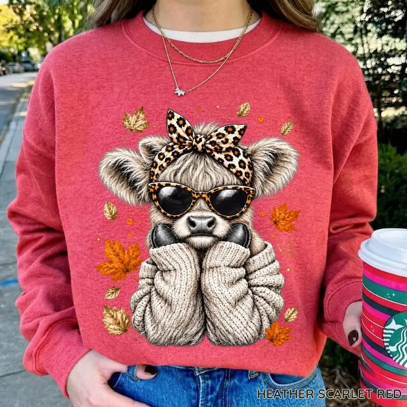 Preppy Fall Highland Cow Sweatshirt, Retro Autumn Cow Graphic Crewneck, Coquette Fall Cow Pullover, Western Halftone Sweatshirt, Cute Fall Gift
