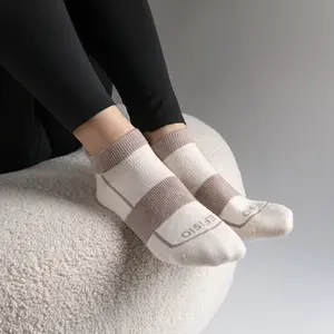 EFISIO 3 pairs Women's Merino Wool Ankle Socks 7A Antimicrobial Odor Control Moisture Wicking Seamless Toe Thermal Low Cut Walking Socks for Men and Women Premium Soft Breathable Cushioned Casual Daily Socks