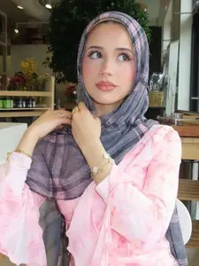 1PC  Classic British Plaid Style Balinese Hijab Sacrf, Elegant Printed Headscarf for Women, Muslim Fashion Daily wear, Breathable Beach Long Shawl