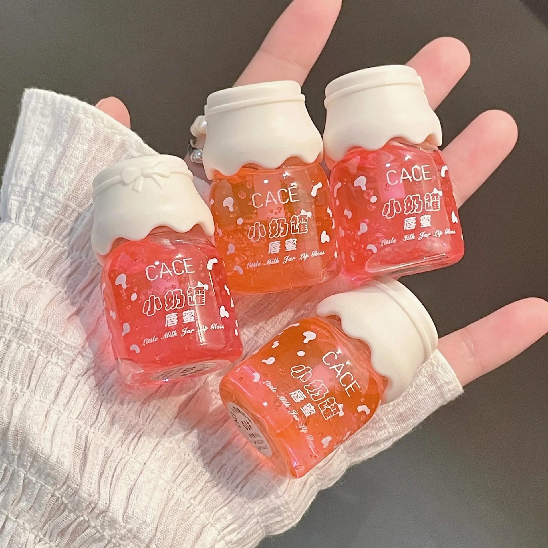 Set of 4 small milk bottle fruit-flavored lip glosses, moisturizing and hydrating lips, can be layered for a jelly-like lip effect, glossy and shiny, suitable for gifts and easy to carry, Moisture, Cosmetic
