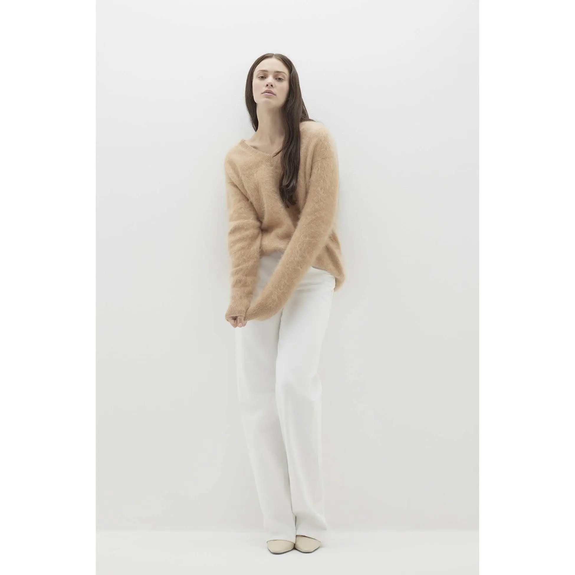 GLADYS BRUSHED CASHMERE V-NECK SWEATER