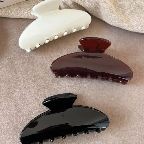 3-Piece 9cm Large Lightweight Hair Claw Set, & Solid Color Clips for Women, Minimalist & Versatile for Daily, Party & Beach