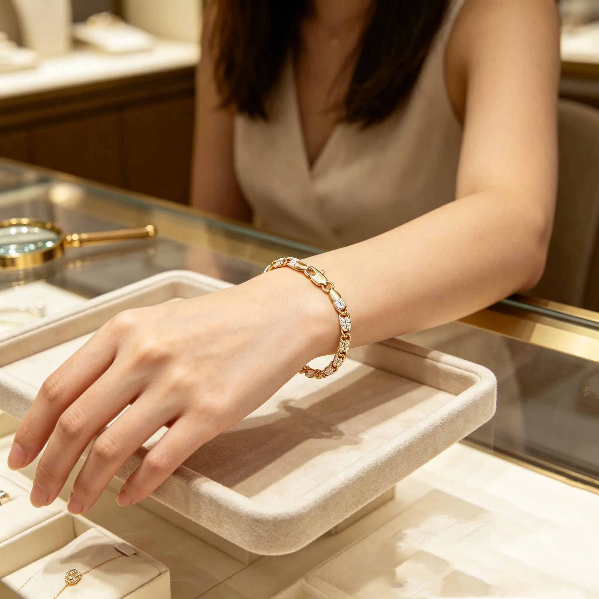1pc 14K Gold Tri-Color Mariner Link Bracelet for Women – Polished Floral Engraved Three Tone Gold Chain Bracelet, Dainty Jewelry Gift for Her