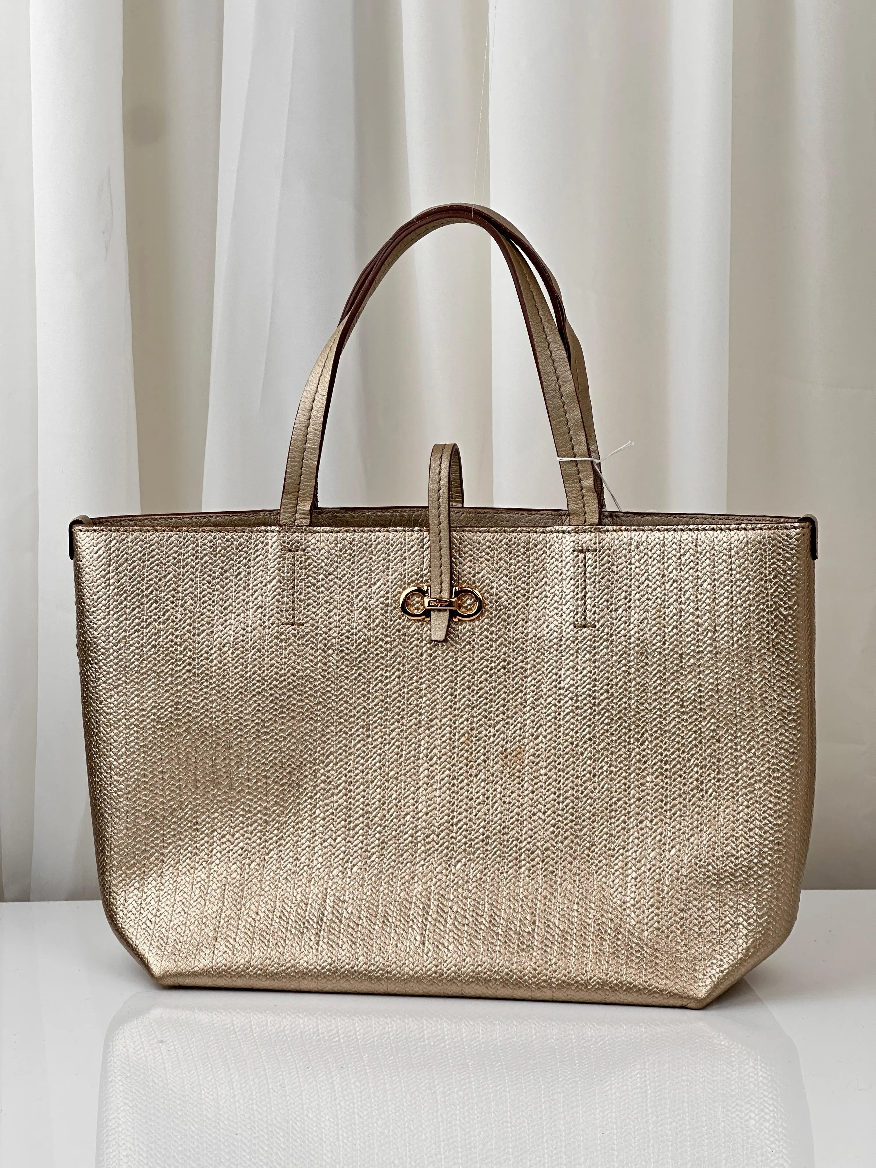 Pre-owned SALVATORE FERRAGAMO Leather Shoulder Bags Ferragamo handbag MR21052026B338