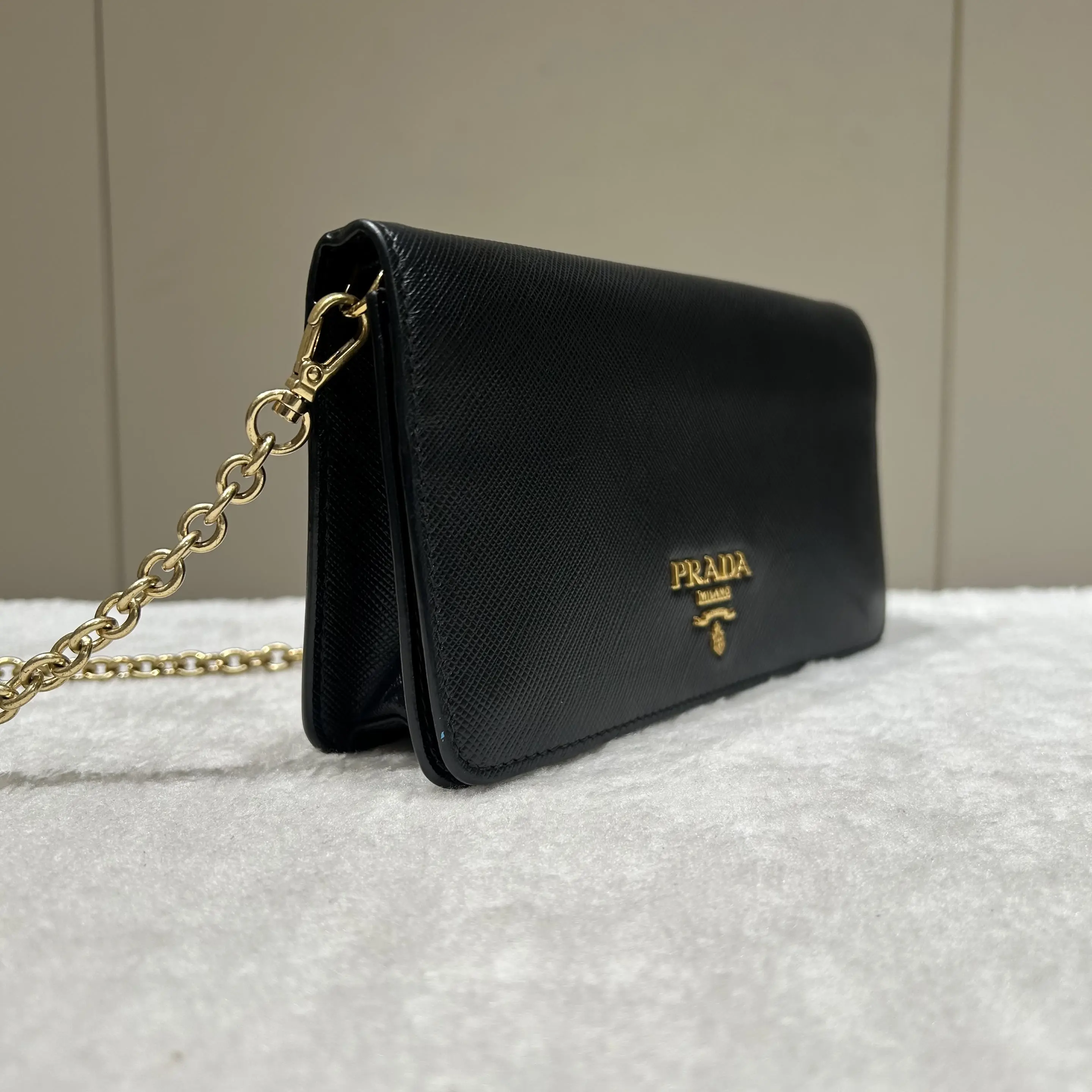 Pre-owned PRADA leather Small Leather Goods Black Saffiano Crosshatched WOC Gold Embossed Milano | 83547890