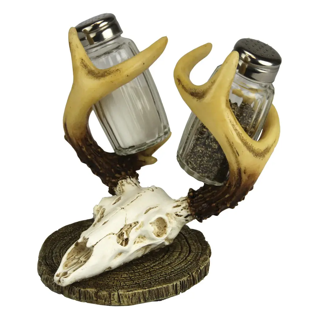 Salt and Pepper Shakers Salt and Pepper Shakers