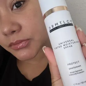 Product Review of DRMTLGY Universal Tinted Moisturizer SPF 46 - 1.7 fl oz Hydrate Skincare Hydrate Skincare Sunscreen Hyaluronic from 🐦**/ U** C**R 🐦**