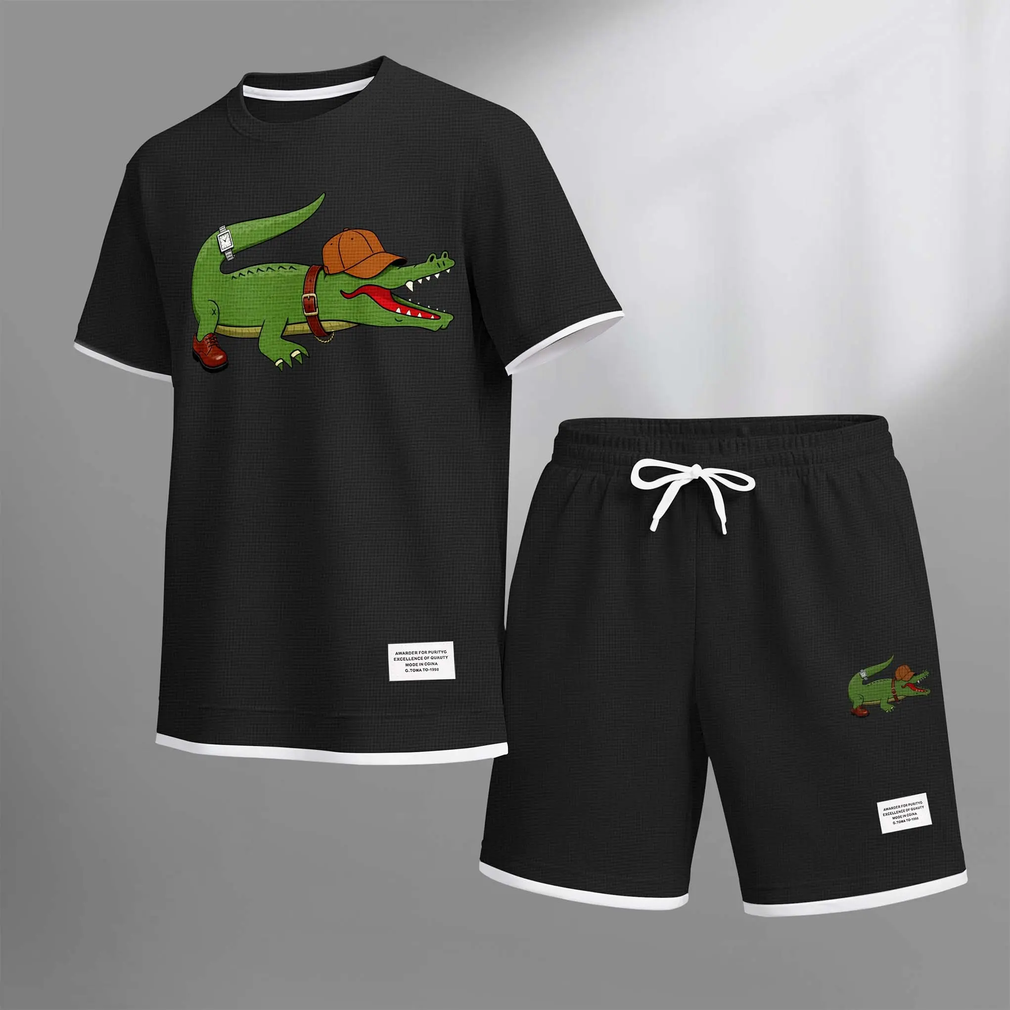Men's Crocodile Print Drawstring Shorts Set For Spring/Summer. A Casual Summer Outfit, Including A Short-Sleeved Shirt And Shorts, Suitable For Everyday Wear And Sports. A Two-Piece Set For A Relaxed And Energetic Lifestyle. Crewneck Menswear