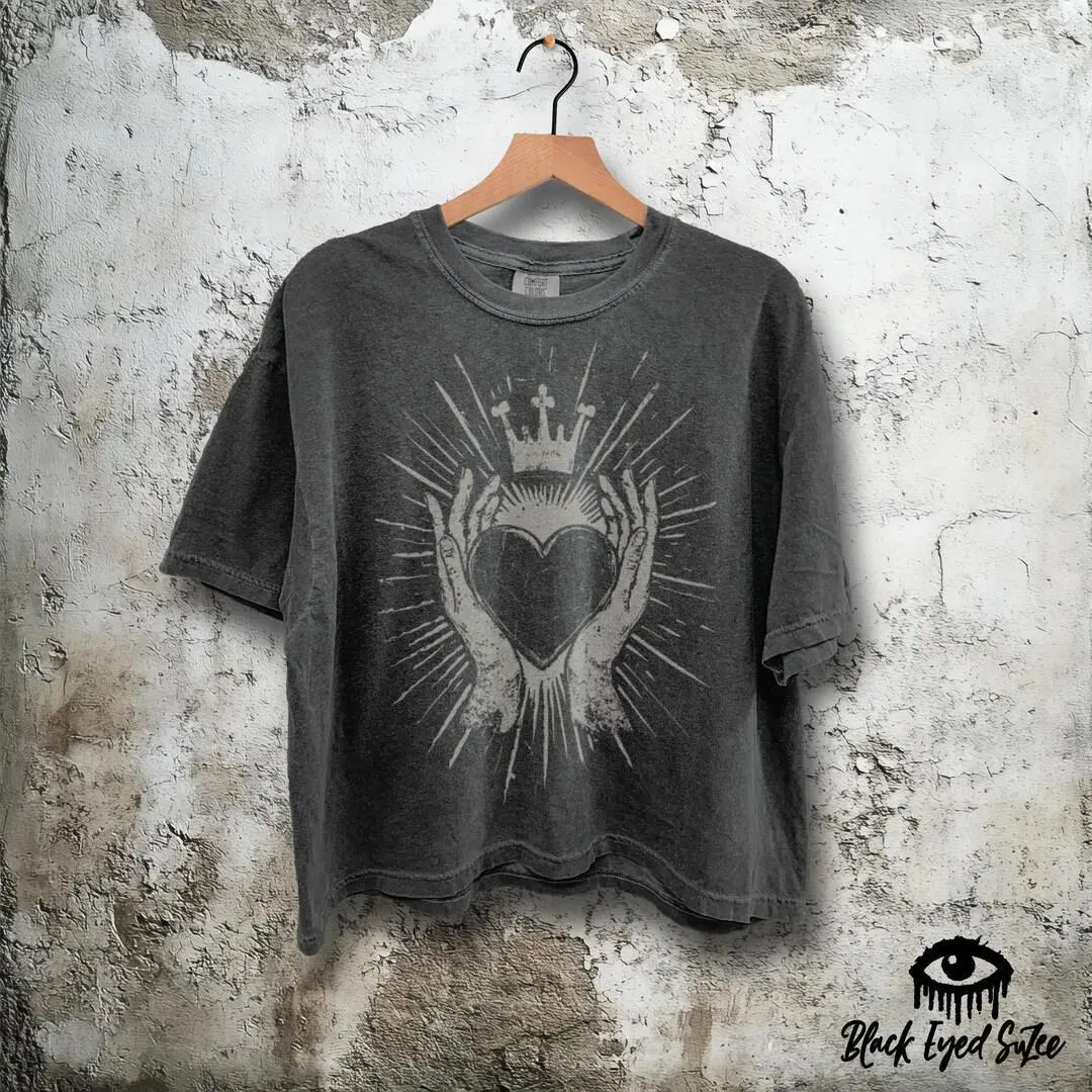 Distressed Claddagh Graphic Shirt - Irish friendship, heart, love, loyalty Cropped T-Shirt – Womens Comfort Colors Boxy Crop Tee in Pepper Cotton Top