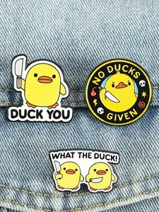 3pcs Cute Angry Duck Holding A Knife Brooch, Creative Animal & Letter Design Brooch, Durable Alloy Brooch, Durable metal pins, Fashion Accessories for Women & Men, Cute Enamel Pin Suitable for Backpacks, Jeans Decoration, Jewelry