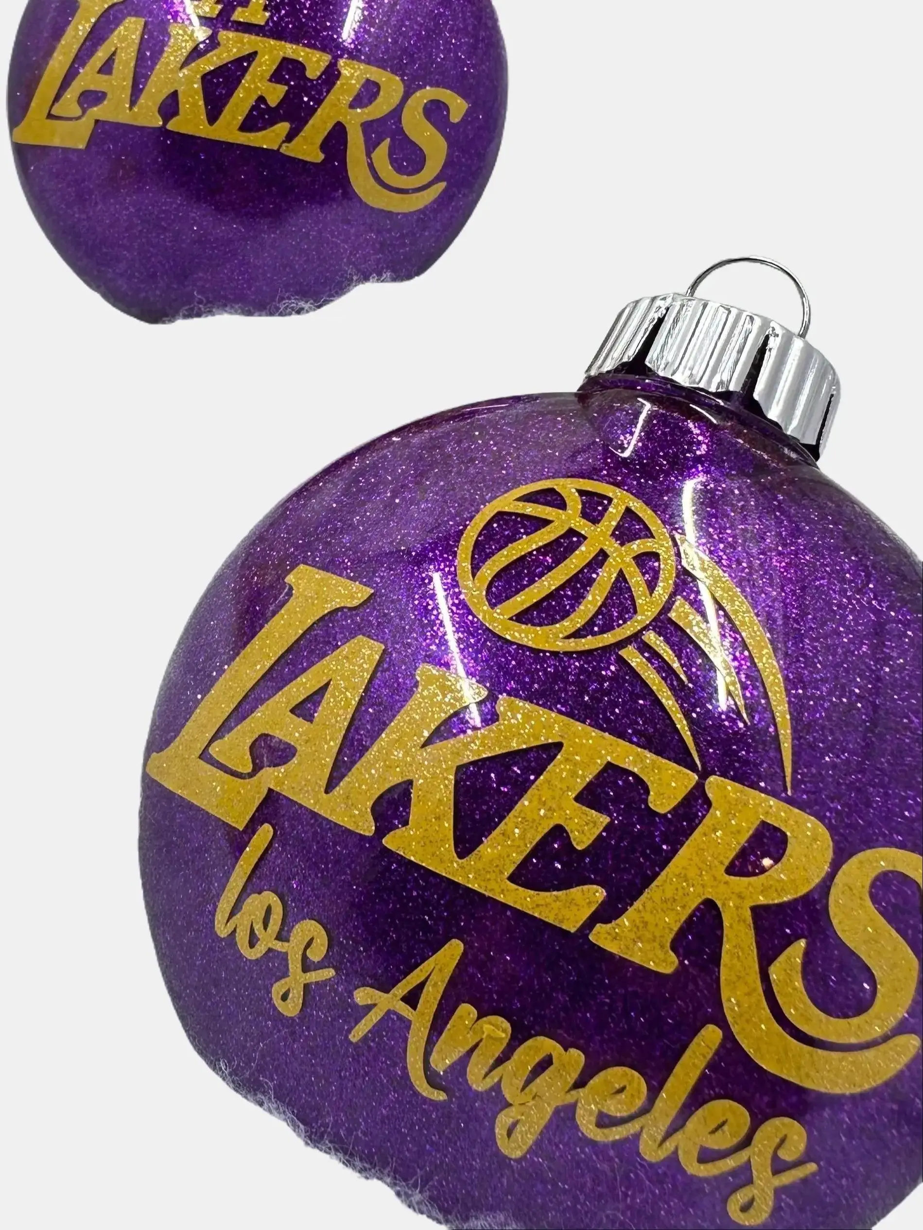 Hanging tree ornaments, flat disc ornaments