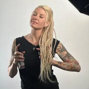 Dollylocks shop logo