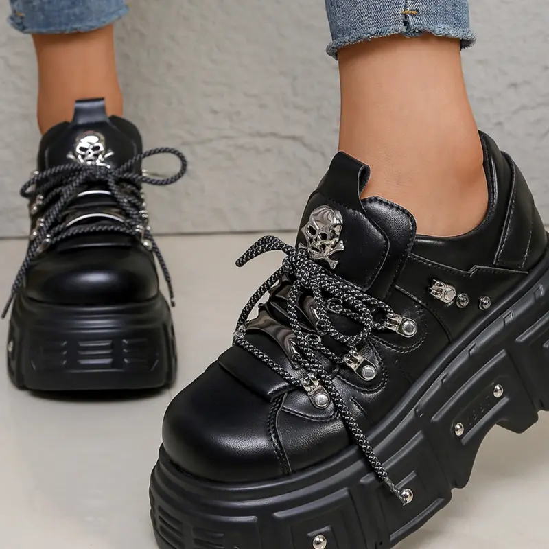 Punk Style Skull Chunky Platform Shoes, Women, Gothic Shoes, 3D Skull Decoration, Metallic Stud Details, Adjustable Woven Laces, Thick Sole for Leg Lengthening, Walking Shoes, Footwear