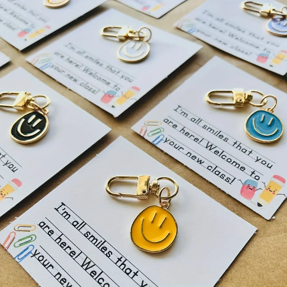 25-Piece Back-to-School Keychain Gift Set, Assorted 7 Colors, Cool Colorful Keychains Bulk, "Welcome to New Class" Teacher's Gift
