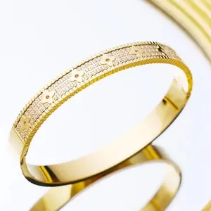 18K Gold Pleated Bangle Bracelet with Zircon Gemstones