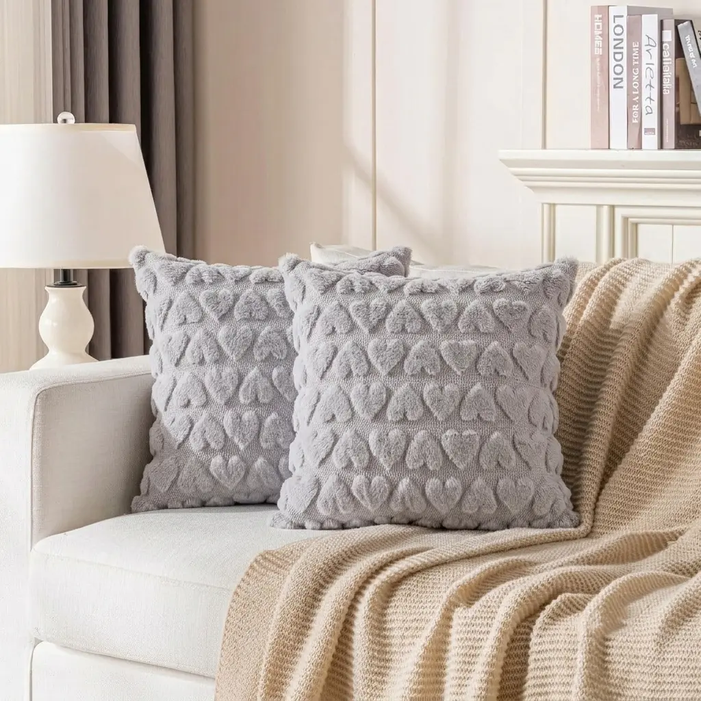 （Pillow Covers Only, No Inserts）Heart Shape Snowy Plush Cushion Covers (2-Piece), Soft Texture Cushions for Valentine’s Day Gift, Bedroom Decorative Accessories, Aesthetic Room Decor, Living Room Decorations, Decorations For Room