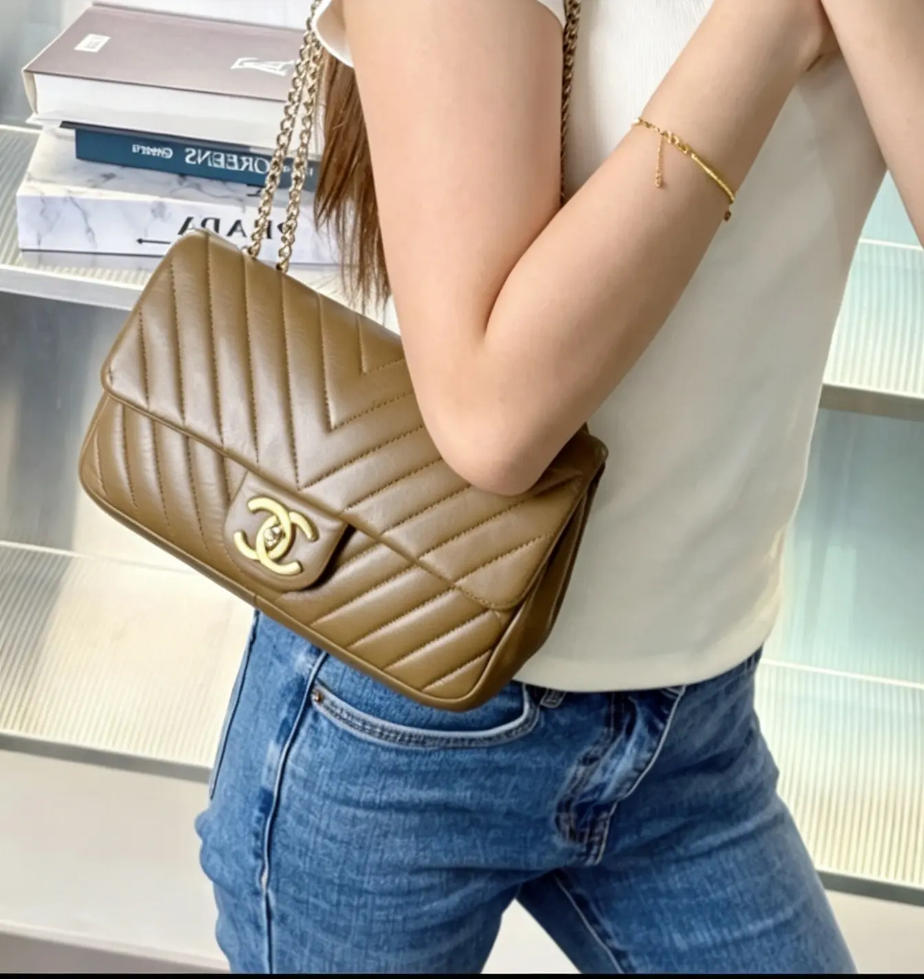 Pre-owned CHANEL Taupe Brown Soft Lambskin Chevron V Quilt Classic Flap Bag Warm Gold Interlocking CC Logo Leather Interwoven Chain Shoulder Crossbody Bag All Season Neutral Handbag