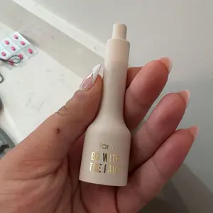 tarte go with the faux freckle stamp - natural-looking, 5 prong freckle pen