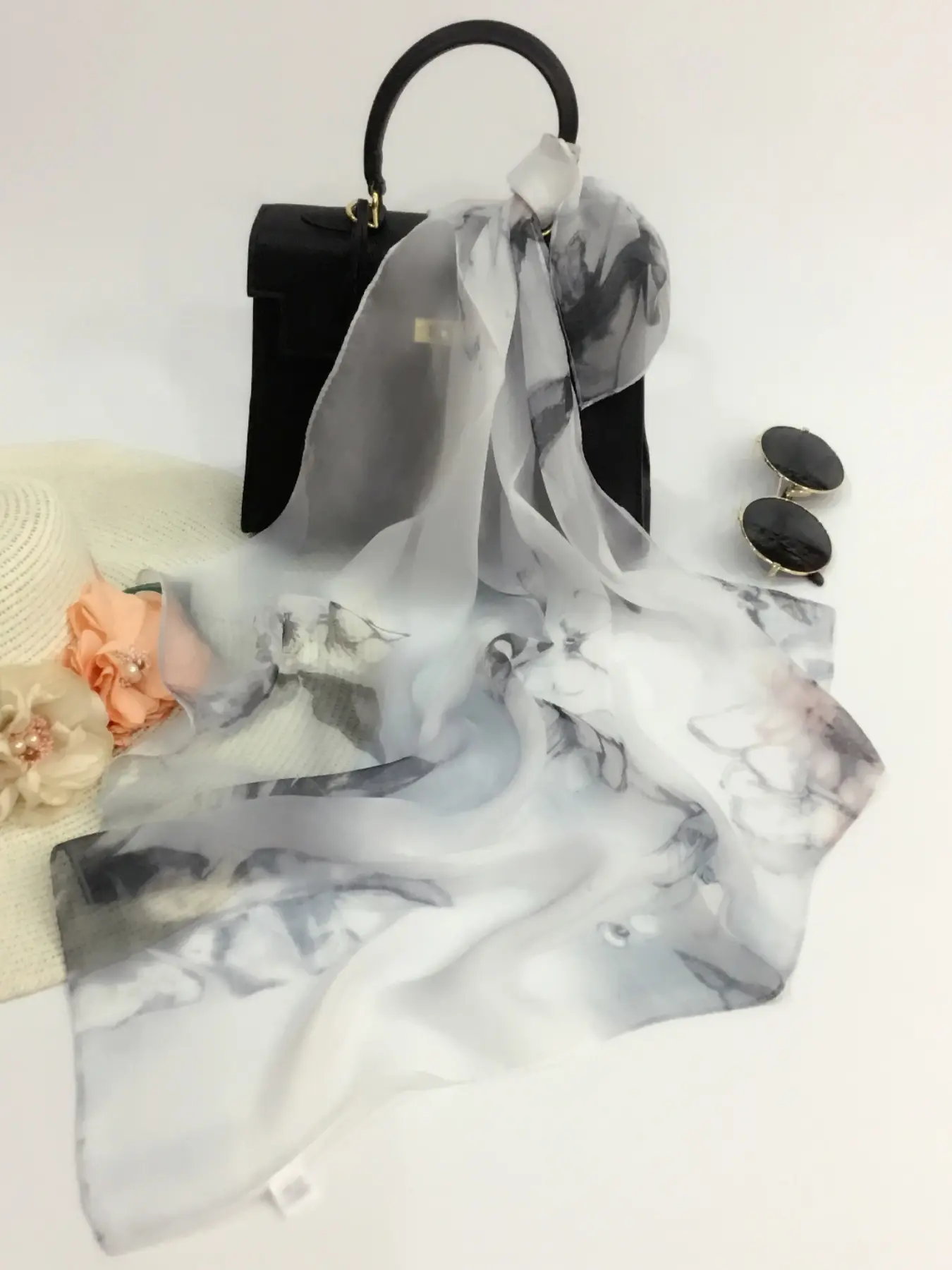 Chinese Vintage Gradient Floral Silk Scarf for Women, 100% Mulberry Silk Shawl, Breathable and Windproof, Perfect for Daily Wear and Gifts