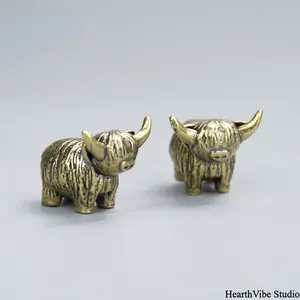 Retro Brass Mini Bull Statue | Solid Brass Material — A Decorative Mini Ornament Suitable for Tea Tables and Various Room Settings (No Electricity Required)