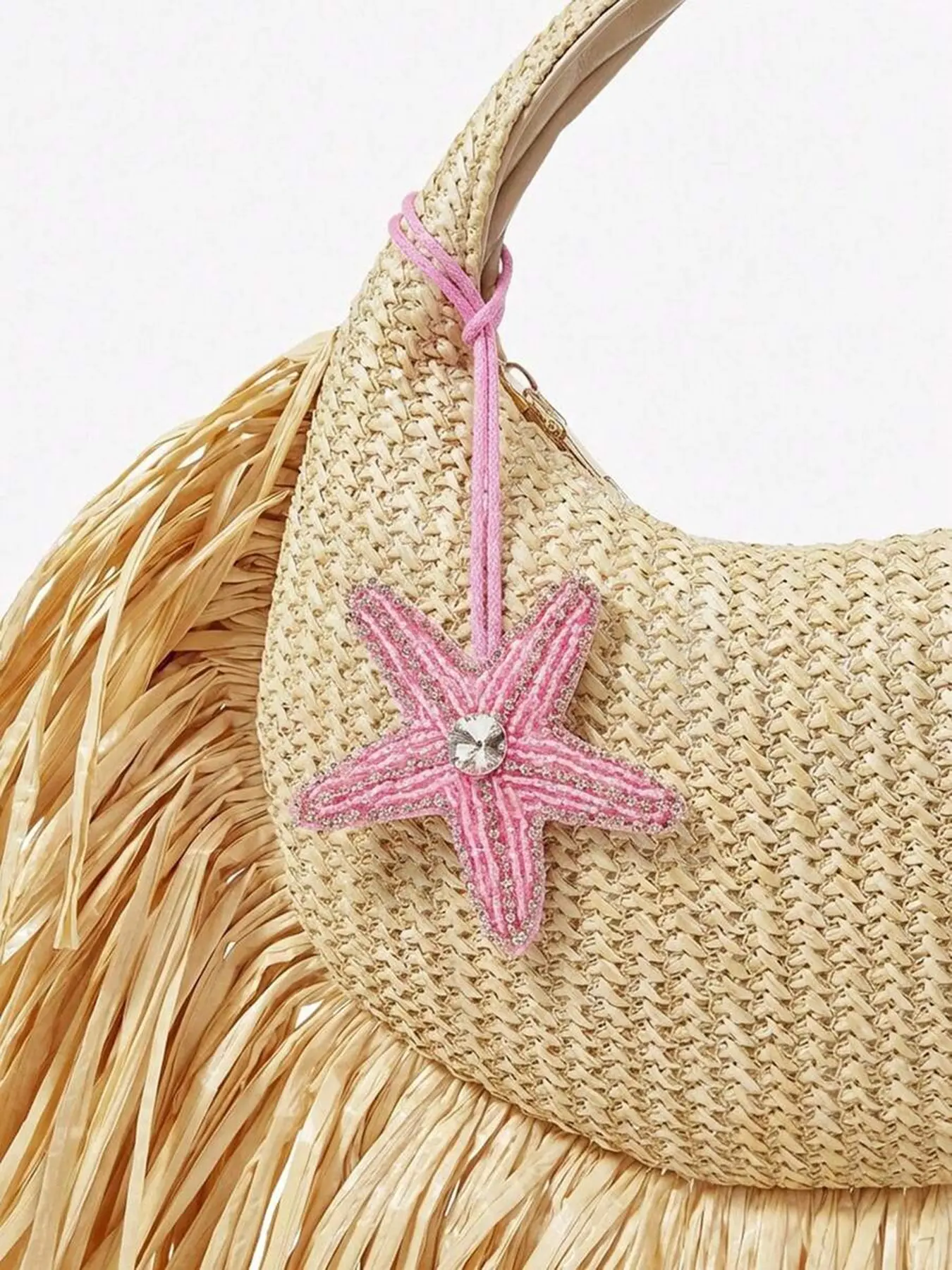 Sweet fashionable and exquisite pink starfish pendant, three-dimensional beaded starfish creative modeling versatile to adapt to all kinds of bags, niche design suitable for  dating, seaside vacation and so on.