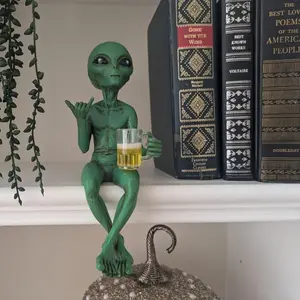 Alien Design Beer Drinking Statue, Fun Humorous Decorative Outer Space Decor, Alien Figurine with Beer Cup, Sci-Fi Gift for Fans, Decoration, Ornaments