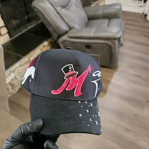 31 hat mago red