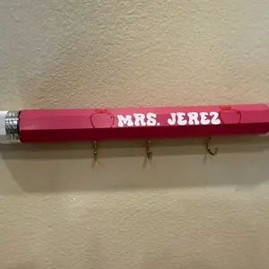 Personalized Pink Pencil with Key Hooking Feature, Ideal Gift for Teachers, Unique Design for Easy Key Access