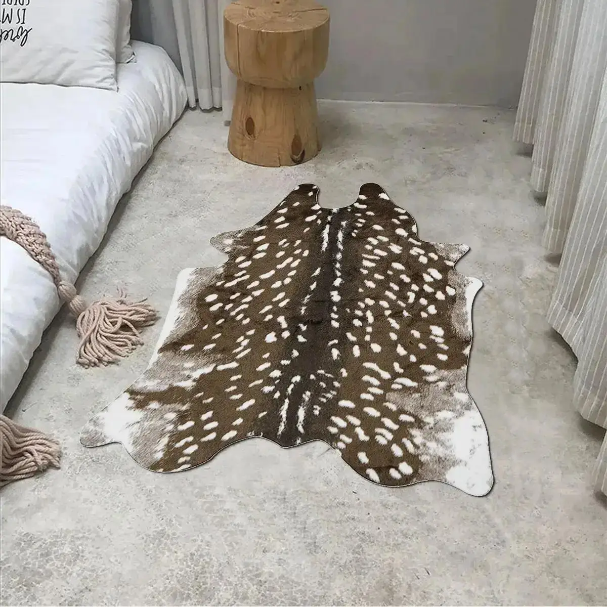 1 Piece Irregular Shaped Cow Printed Plush Rug, Imitation Animal Patterned Carpet, Decorative Floor Mat For Home Living Room Bedroom