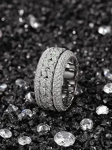 Fashion Hip-Hop Rock Ring - Diamond Rotating Stress-Relieving Cuban Ring, Pure Gold Plated Copper Material, 3A Grade Cubic Zirconia, Shiny Diamond Cuban Chain Ring, Micro Set Zirconia Ring - Gender-Neutral Punk Accessories, Gold and Silver Color