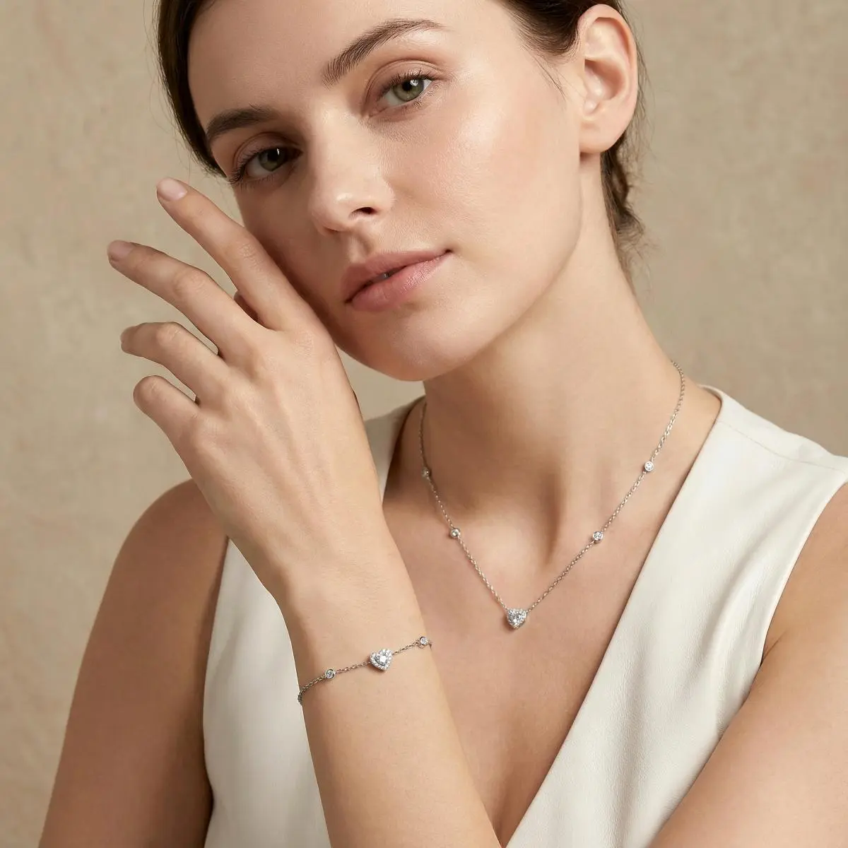 Delzzad Eternal Heart Set Bling Love Heart Bracelet Heart Pendant Necklace Jewelry Set Synthetic Moissanite Necklace Bracelet Jewelry Copper Chain Perfect Birthday Engagement Wedding Anniversary Christmas Valentine's Day Gifts Crystal Set