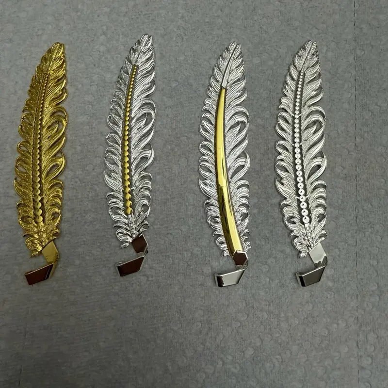 Feathers for hats/plumas de metal para sombreros y Texanas