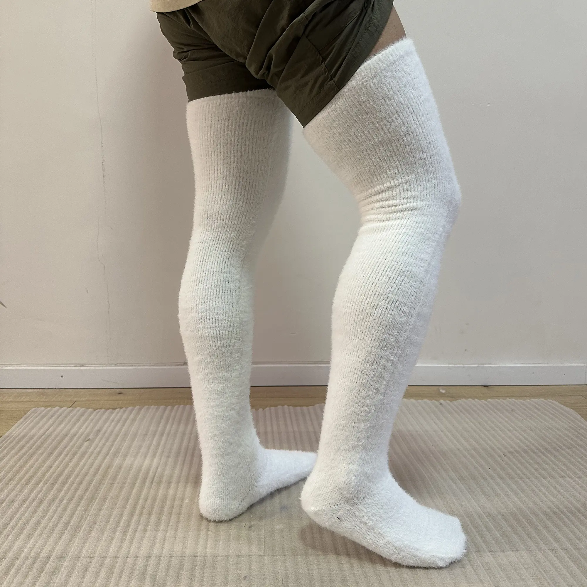 Women's Cute Knitted Paw Print Knee High Elastic Socks - Polyester Plain Stretchy Furry Clothes Accessories, High Stretch Fit for Smaller Legs, Kigurumi Cosplay Accessory Set