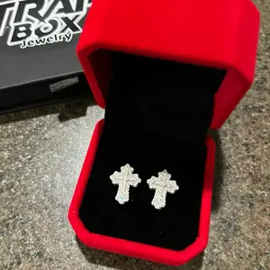 Cross Classic 925 Sterling Silver Cross Earrings New Popular Daily Moissanite Stud Accessories for Earrings Moissanite Earrings For Men 925 Sterling Silver Stud Earring Men Hip Hop Jewelry Couple Gift