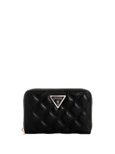 GUESS Female Giully Quilted Medium Wallet GUESS Female Giully Quilted Medium Wallet