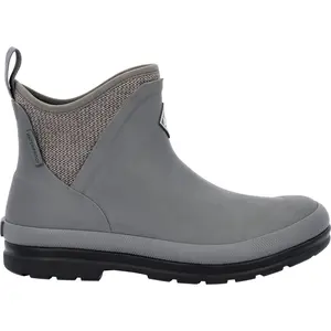 Women's Originals Ankle Boot Rubber Outsole with innovative lug design provides