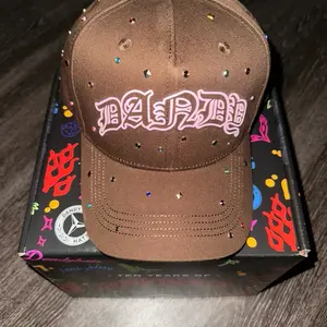 DANDY HATS - 10 ANNIVERSARY