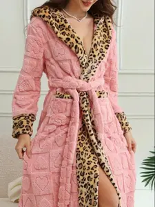 Women's Plush Long Robe, Soft Warm Hooded Bathrobe, Loose-Fit Winter Kint Fabric, Ideal for Bathtub & Spa Shower Room（gift）