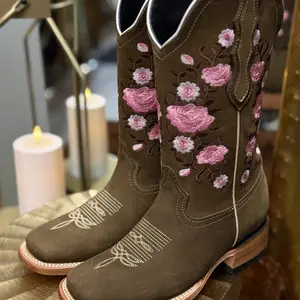 White Diamonds Boots WD-495 Women's Handcrafted Fina Piel de Cuero Gamuza Square Toe Boots with Floral Embroidery Café Color - Footwear